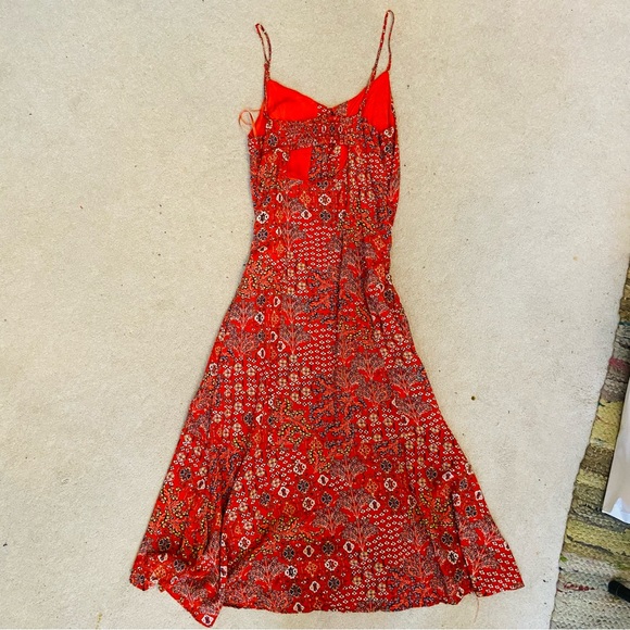 Red Floral Front Button-Down Dress - Picture 2 of 4